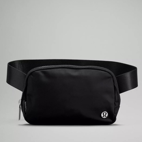 lululemon athletica Handbags - Lululemon Everywhere Belt Bag, Black